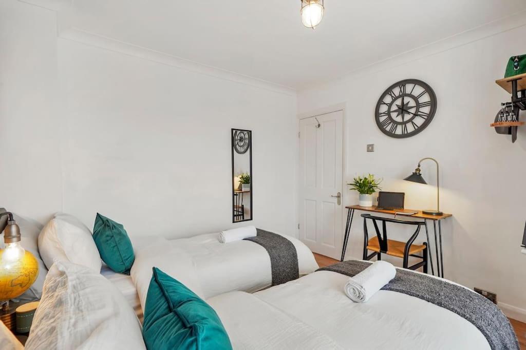 Stylish Maisonette Near The Heath With Free Parking & Wi-Fi Maidstone Exterior photo