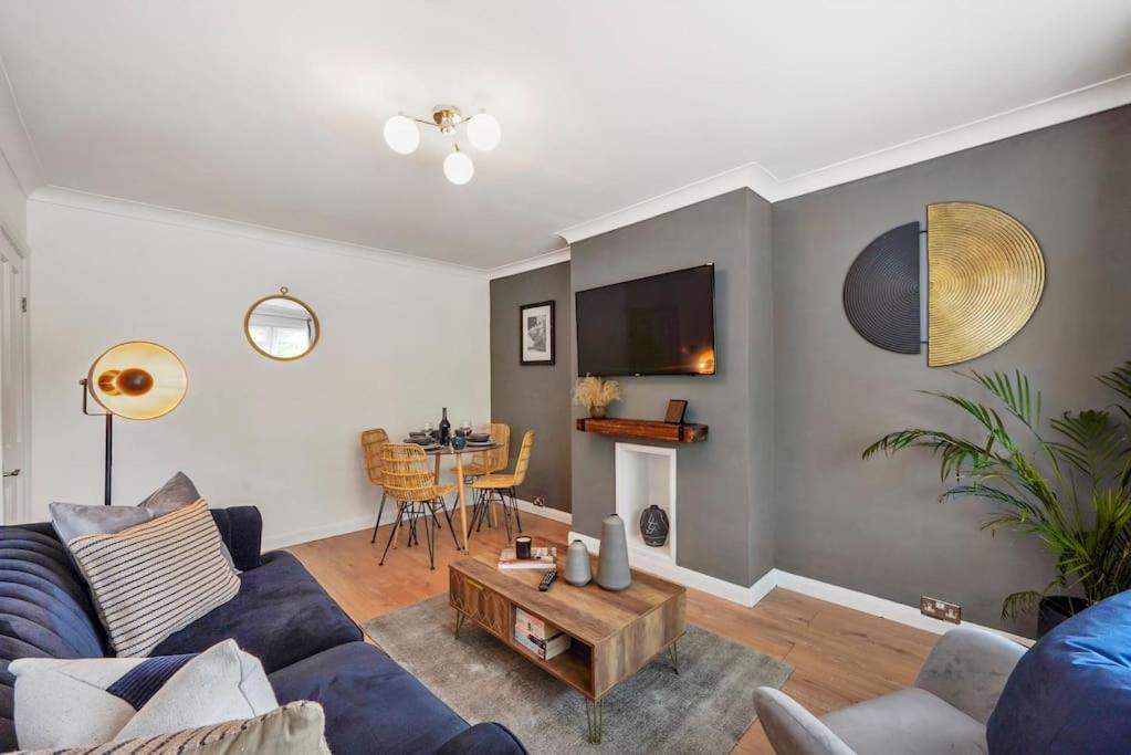 Stylish Maisonette Near The Heath With Free Parking & Wi-Fi Maidstone Exterior photo